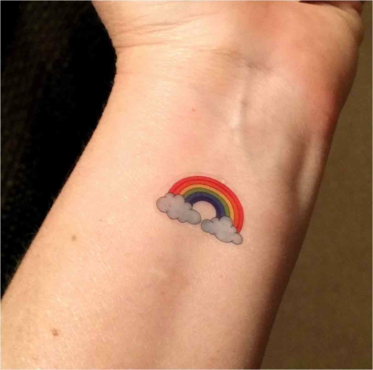 desenho de tatuagem de arco-íris 