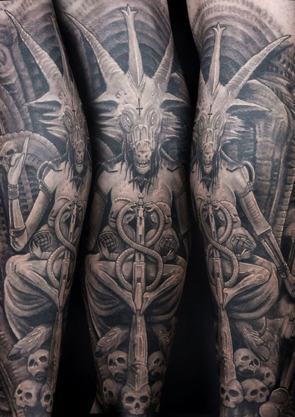 tatuagem de demônio no ombro 
