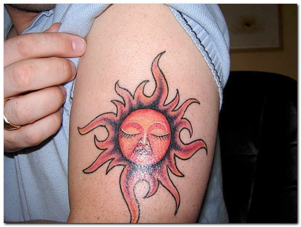 35 Sun Tattoo Design Ideas com Significados 34 