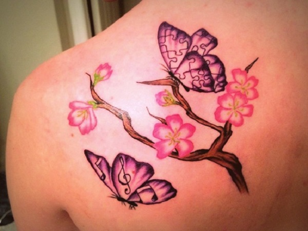 tatuagem de borboleta com flores 11 