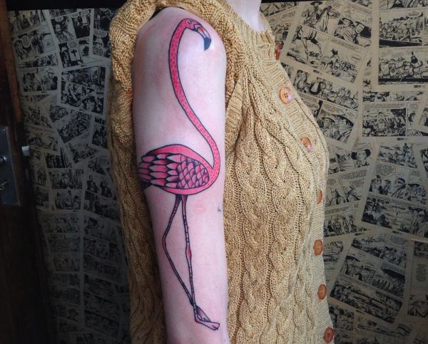 Tatuagem de Flamingo na mulher do braço 