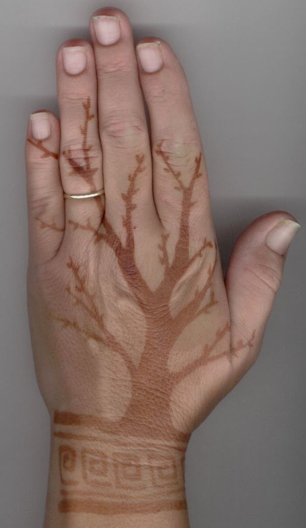 tatuagem de tinta marrom (1) 