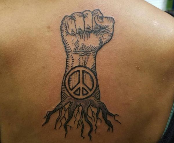 Projeto de tatuagem de paz de punho 
