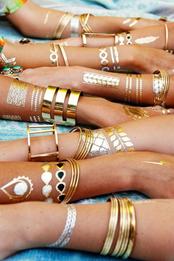 tatuagem temporária no pulso 