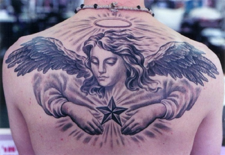 estrela tatuada anjo jguarda 