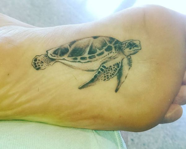 Tartarugas 3D tatuagem na sola 