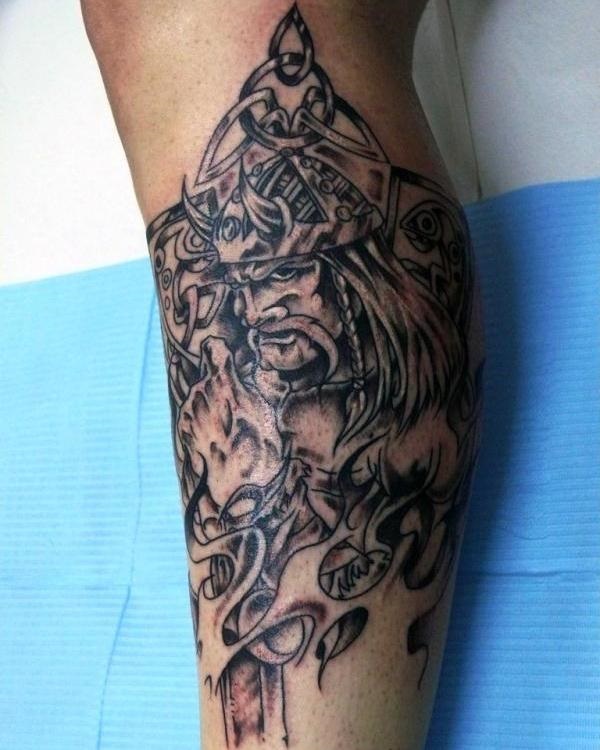 Desenhos e significados do tatuagem Viking ousado 20 