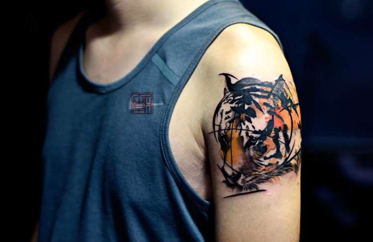 tatuagens de tigre listras geométricas 
