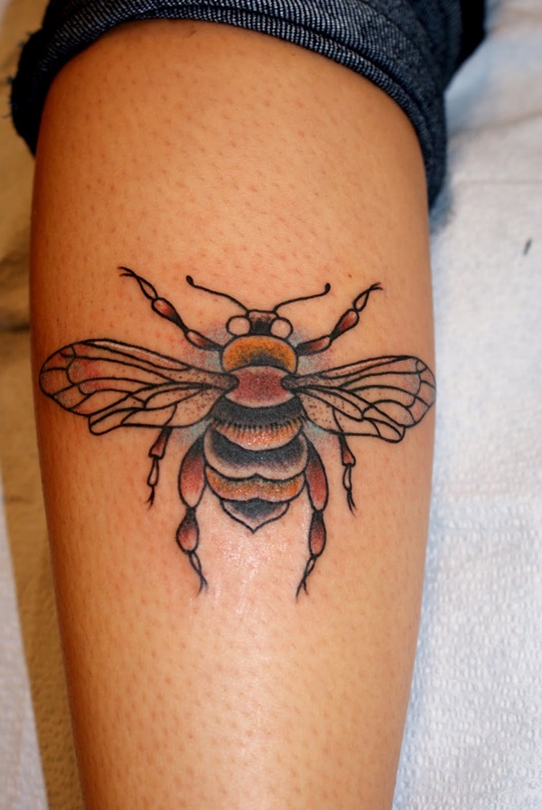 Significados do tatuagem de abelha linda 17 