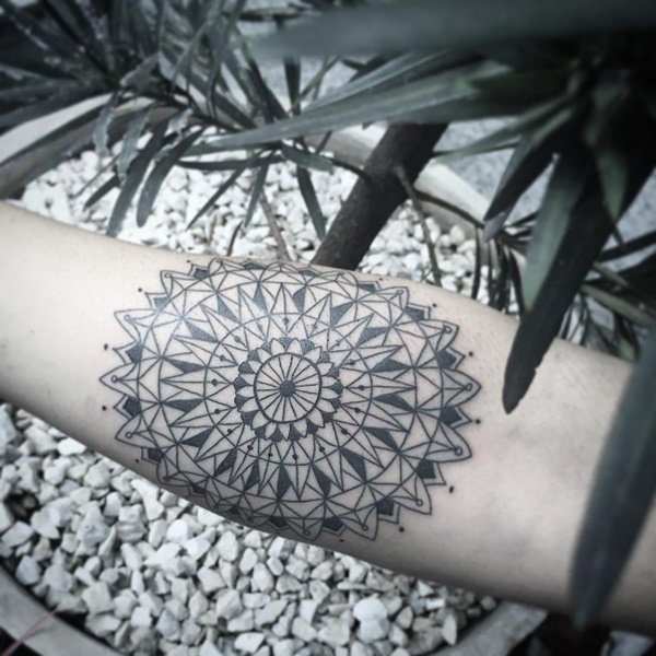 30 maravilhosas idéias de tatuagem mandala 17 