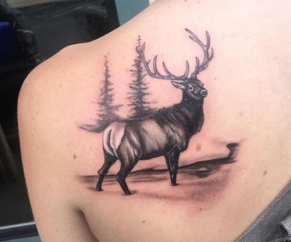 Tattoo Moose Design Black nas costas 