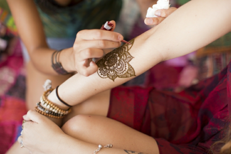 tatuagem de henna de flor 