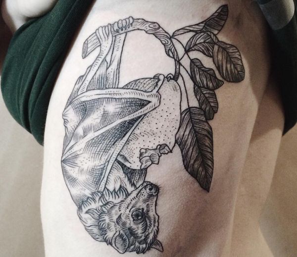 Imagens de tatuagem de morcego na coxa 