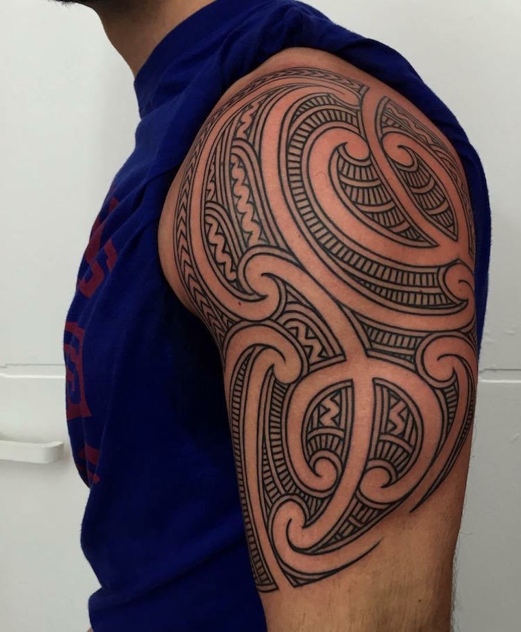 Tatuagem de estilo maori 