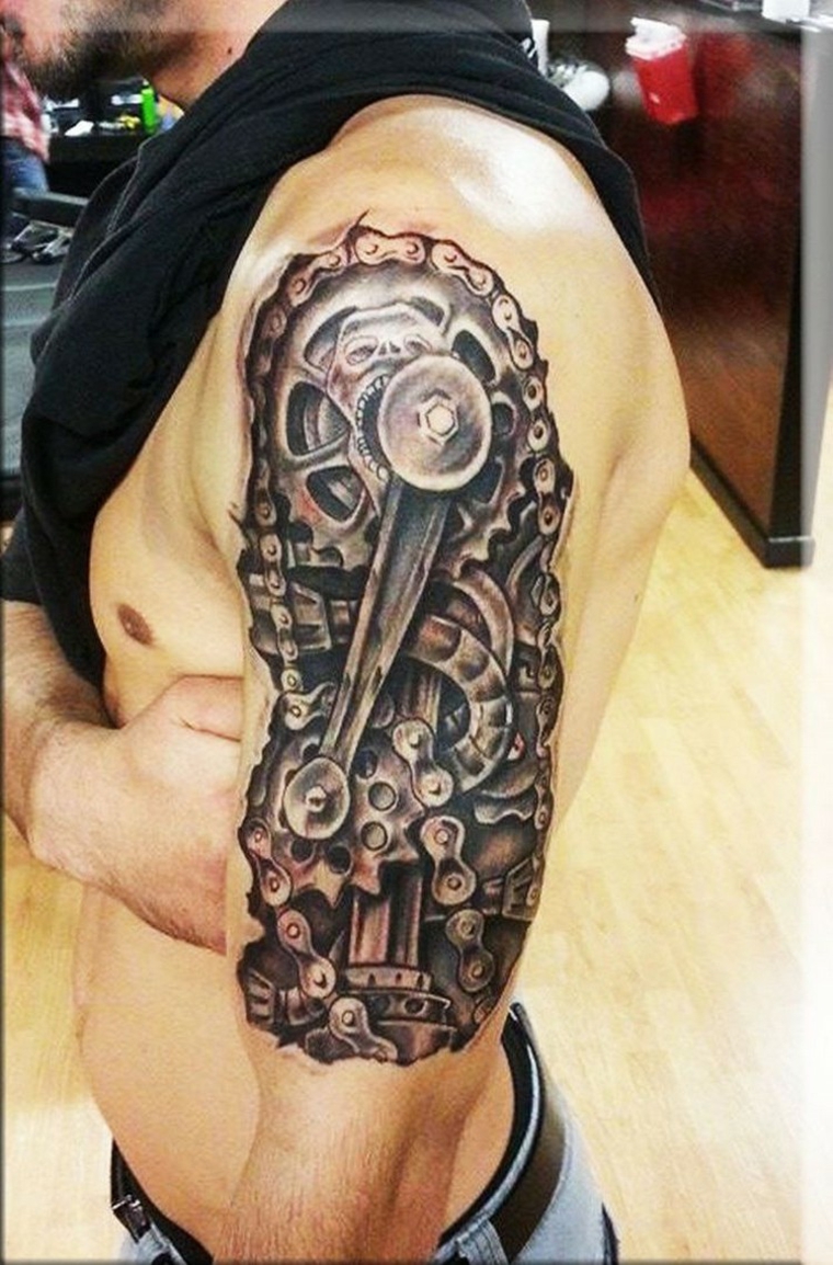braço com tatuagem 