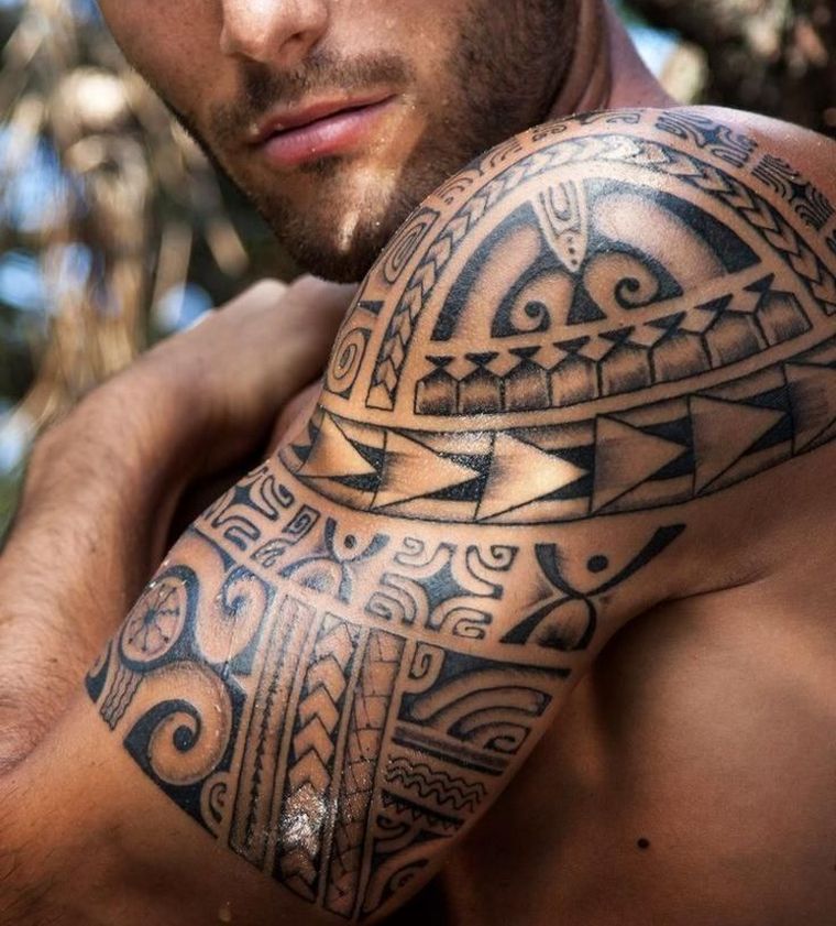 Tatuagens maori que significam os motivos do ombro 