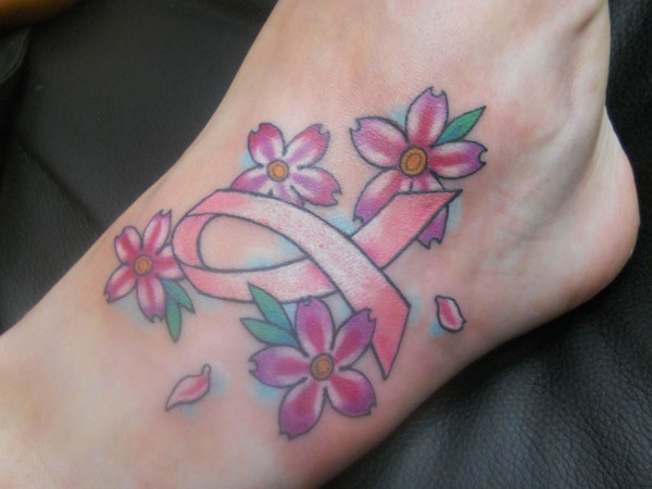 Desenhos e significados do tatuagem do cancro da mama 23 