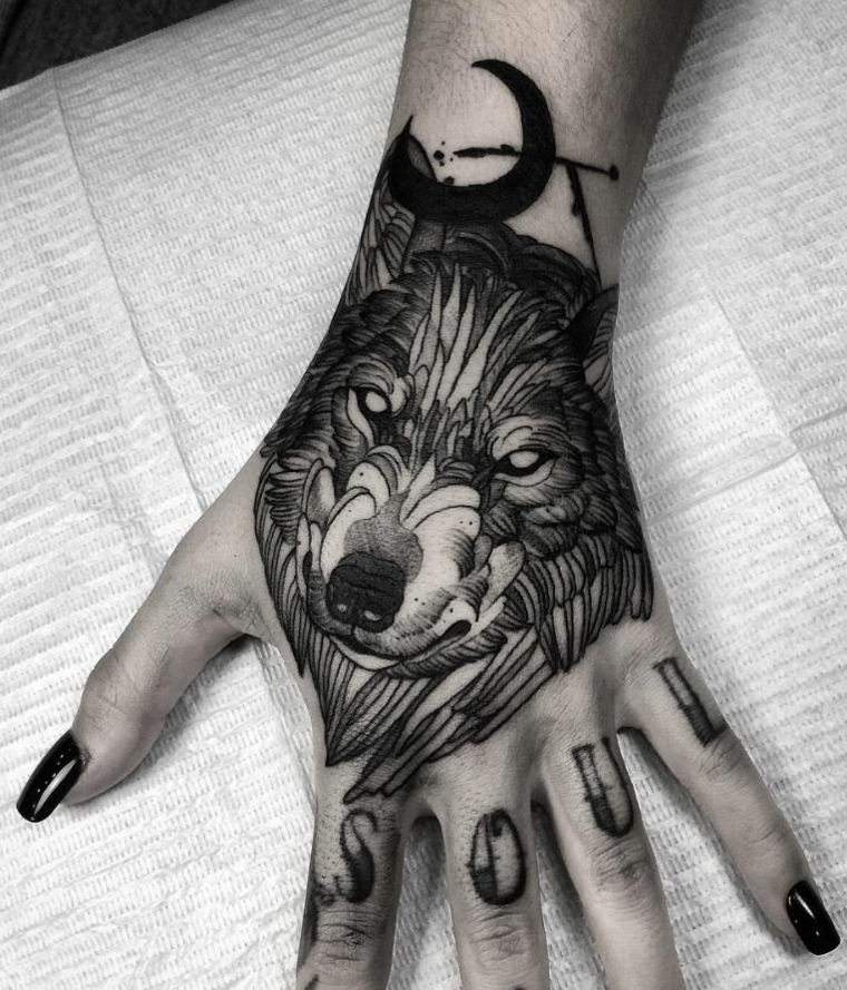 tatuagens de lobo pequena mão-mulher 