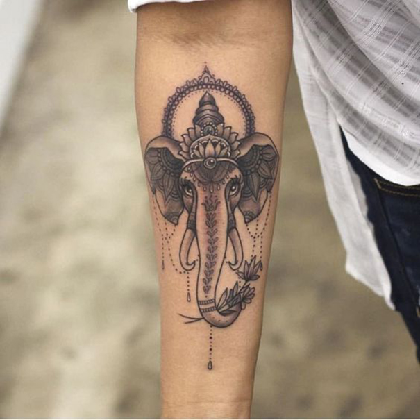 tatuagem de elefante no braço 