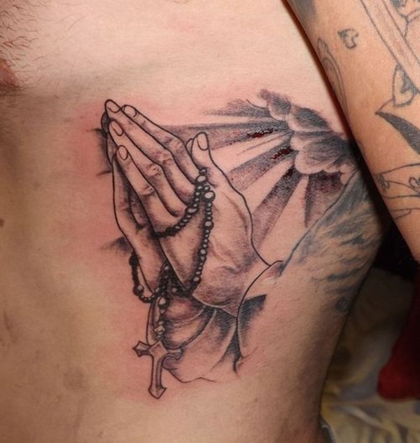 Tatuagem de mão a rezar (28) 