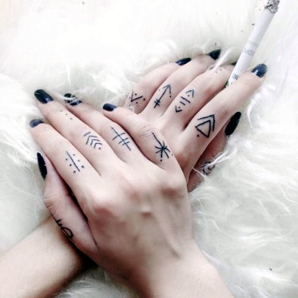 Projetos bonitos dos tatuagens do dedo (58) 