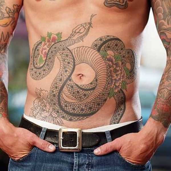 40 melhores exemplos de tatuagens de estômago 10 