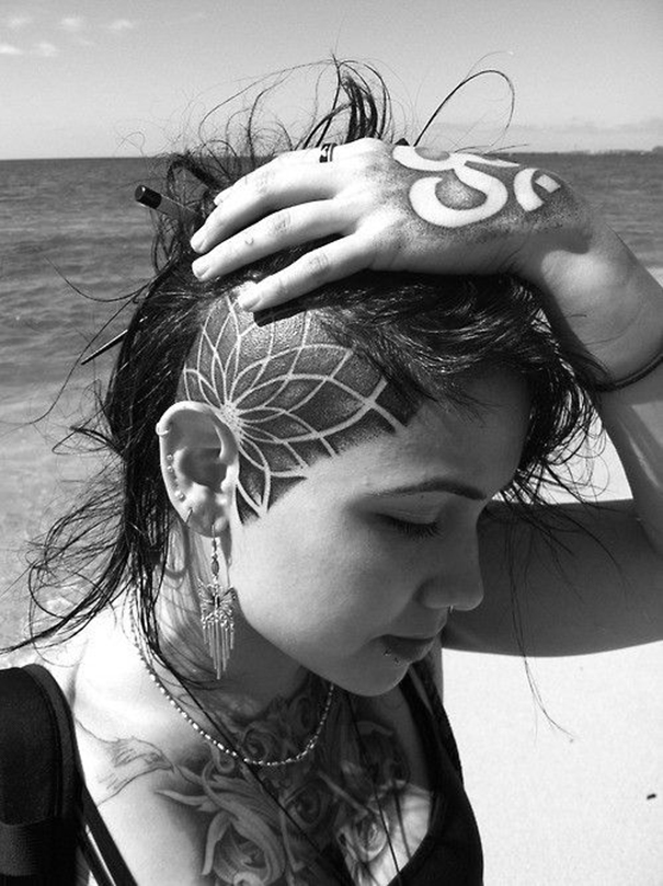 tatuagem de cabeça louca para mulheres 