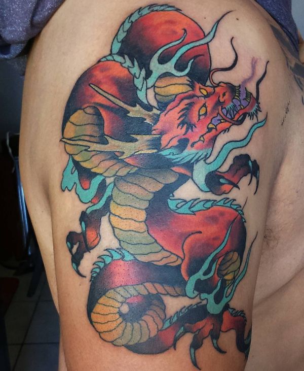 Desenho de dragão japonês no braço 