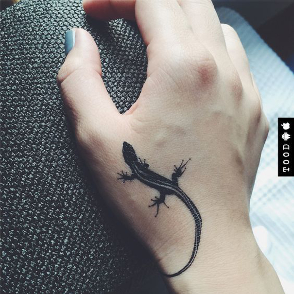 tatuagens temporárias na mão 