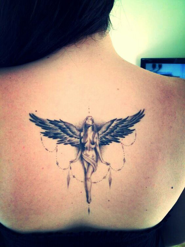 tatuagem de anjo nas costas 