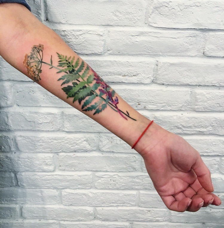 Tatuagens de flores-mão-opções-belos desenhos 