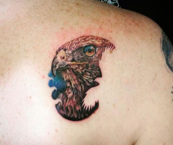 Hawks tatuagens idéias na parte de trás 