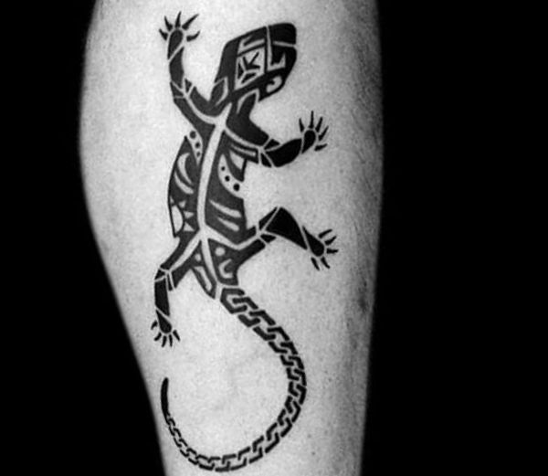 Tatuagem de lagarto tribal 
