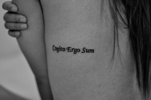 citação tatuagem na costela 