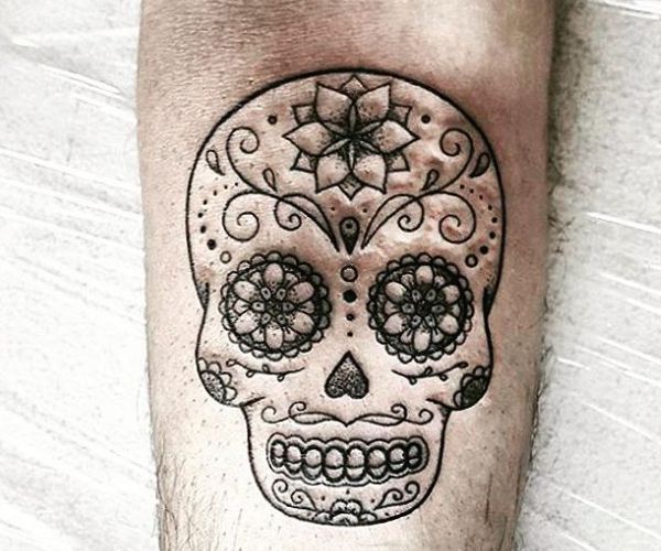 Featured image of post Tatuagem De Caveira Feminina Significado Apesar dos ossos serem brancas as tattoos de caveira podem ser representadas com diversas cores