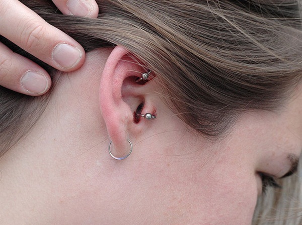 Designs de piercing na orelha64 