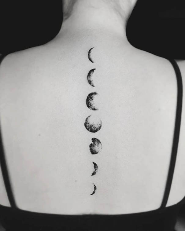 tatuagens da lua nas costas 