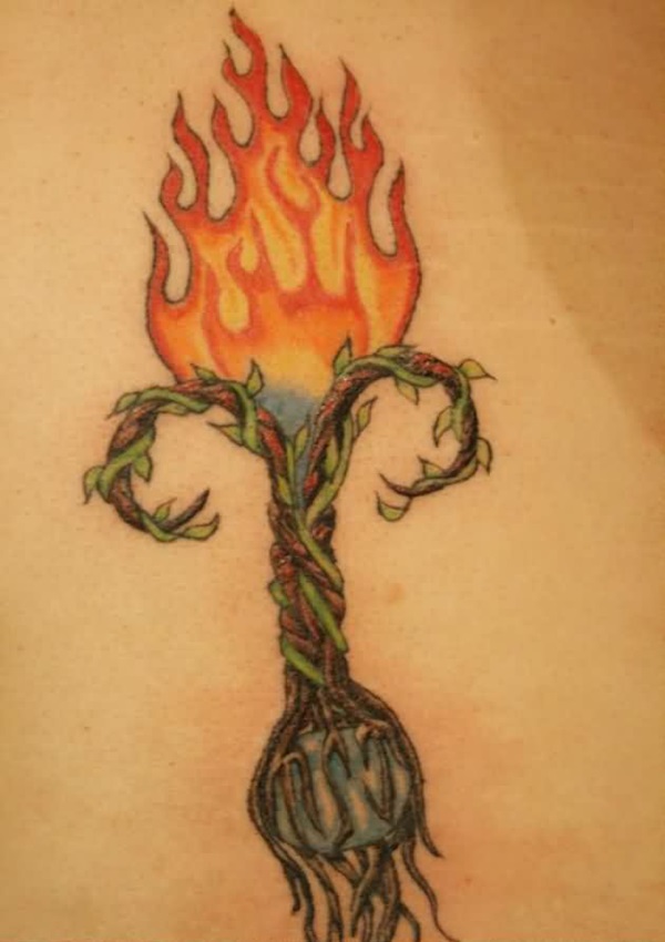Idéias de tatuagem de chamas e fogo 30 