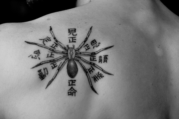 35 desenhos de tatuagem de aranha e idéias 14 