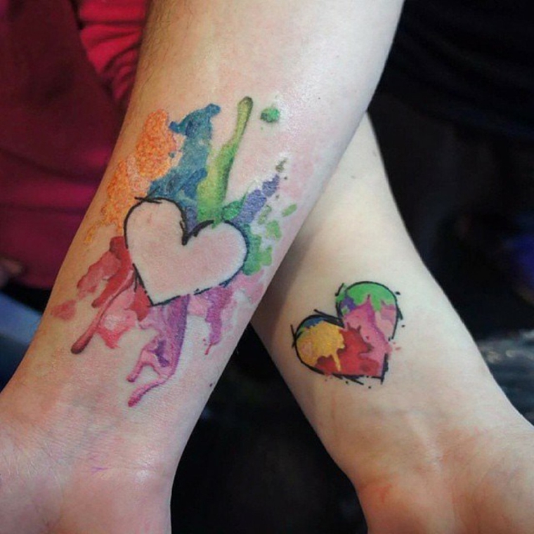 tatuagens para casais-corações-colorido 