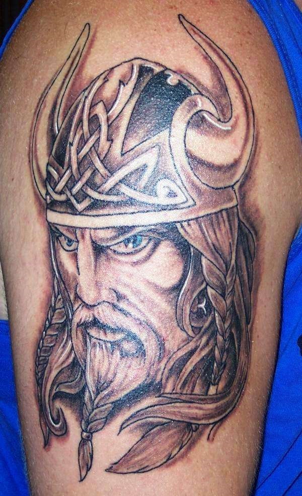 Desenhos e significados do tatuagem Viking ousado 31 