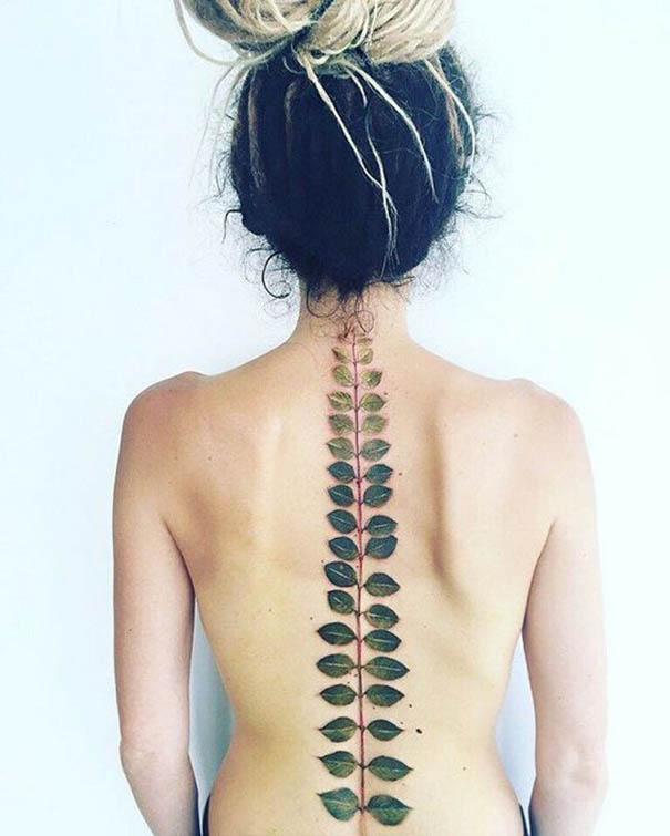 tatuagens na parte inferior das costas 