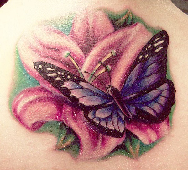 tatuagem de borboleta com flores 15 