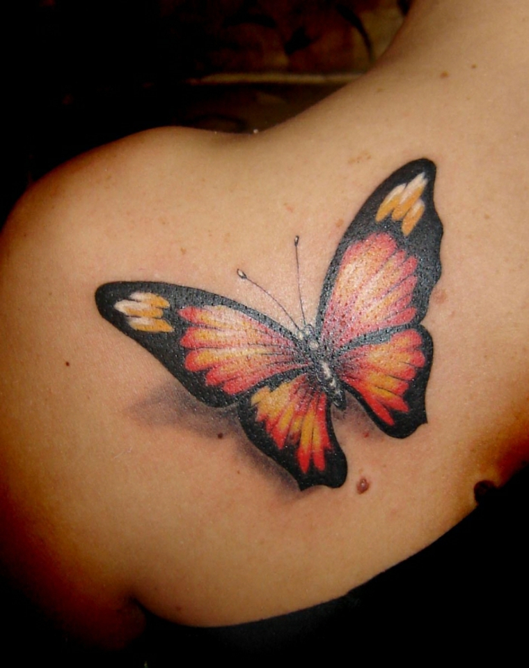 tatuagens com borboletas de volta 