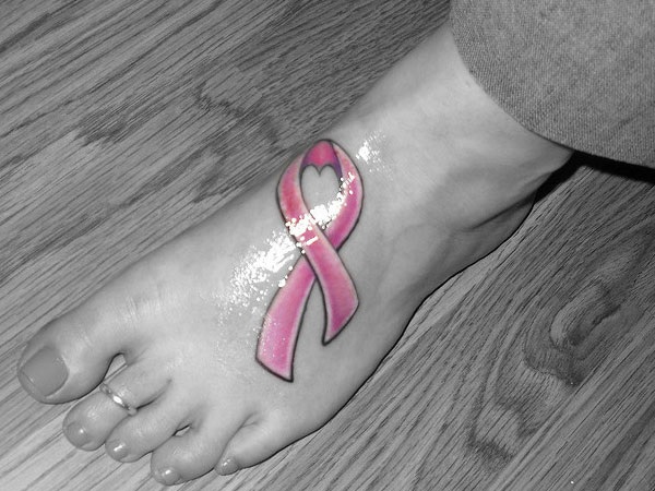Desenhos de tatuagem de câncer de mama e significados 30 