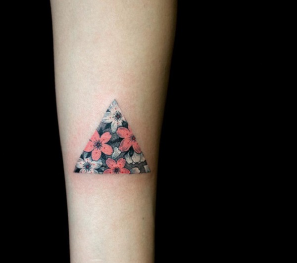 Tatuagens Triangulares de Glifo 33 