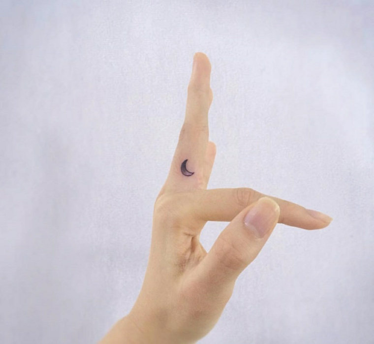 tatuagem-dedo-lua-pequenas-tatuagens-opções 