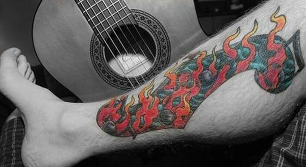 Idéias de tatuagem de chamas e fogo 20 