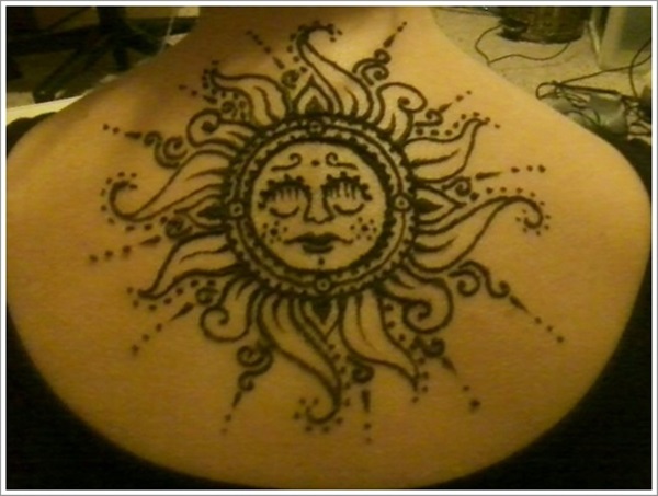 35 Sun Tattoo Design Ideas com significados 16 