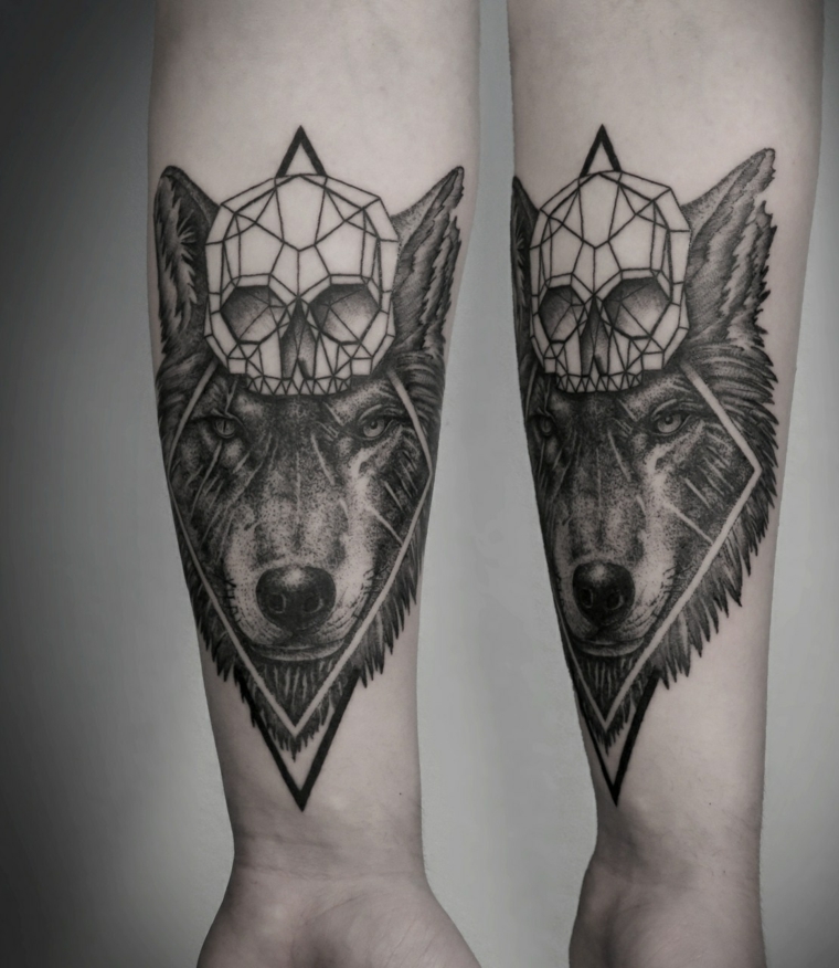 tatuagem-anterbrazo-lobo-crânio-design-moderno 